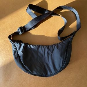 Uniqlo Round Shoulder Bag